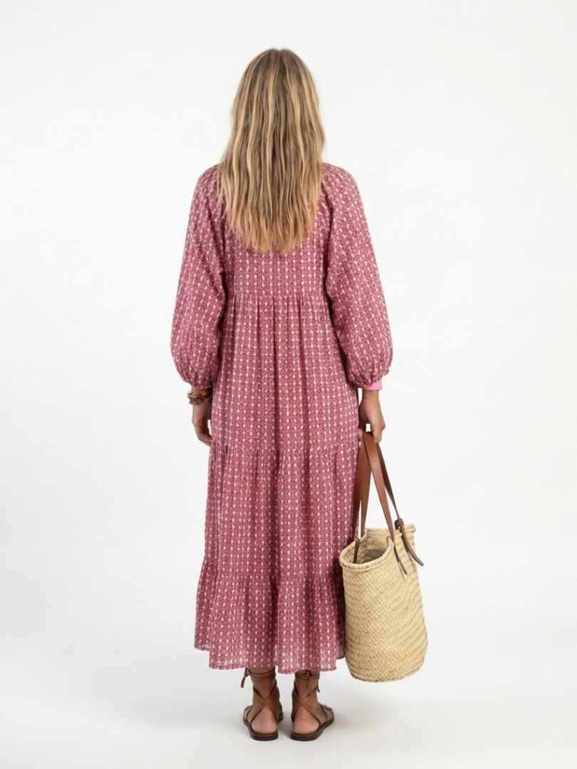 Arlette | Geometrisesti painettu pitkähihainen midi-mekko