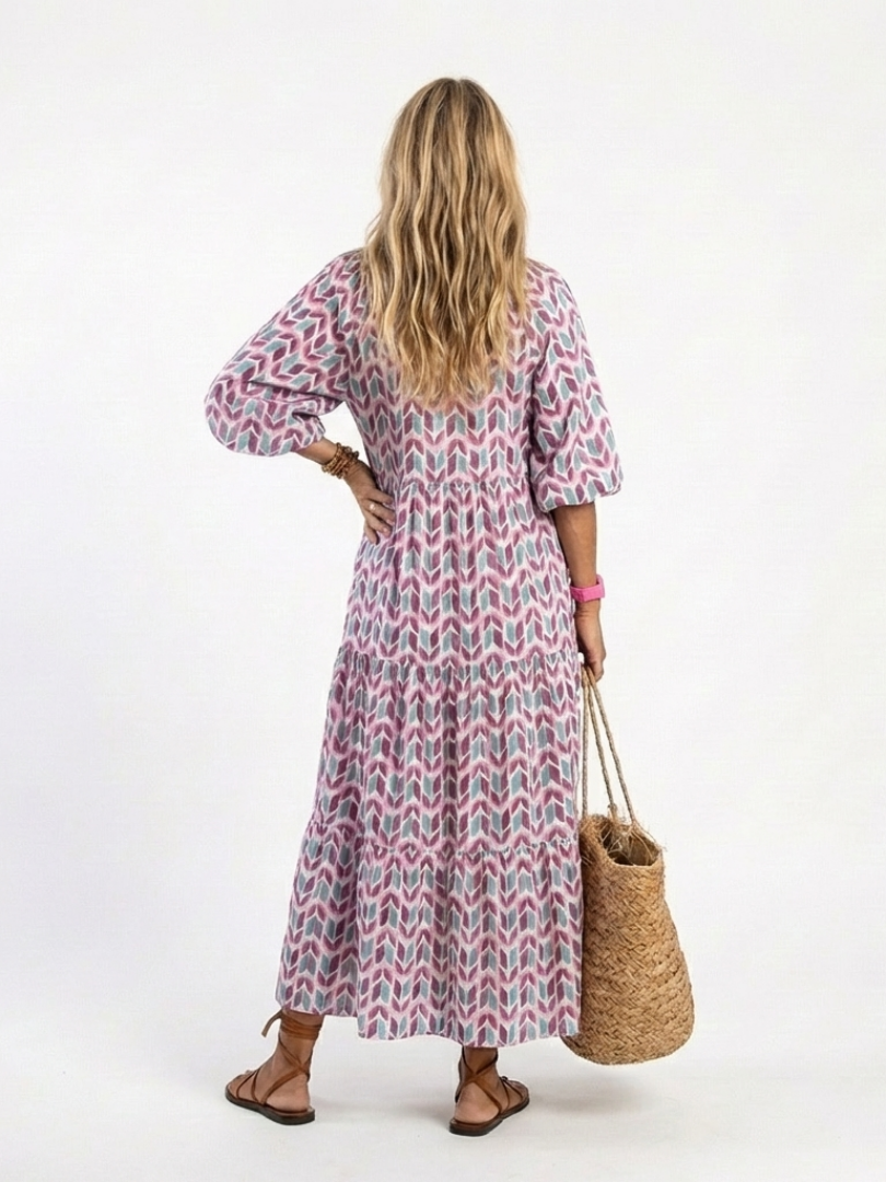Mireya | Geometrisellä kuviolla pitkähihainen kerroksellinen midi-mekko