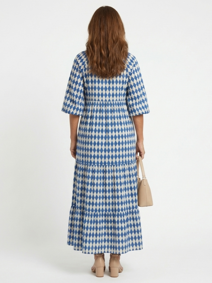 Elodie | Mekko timanttikuviolla ja kerroksittaisella hameella