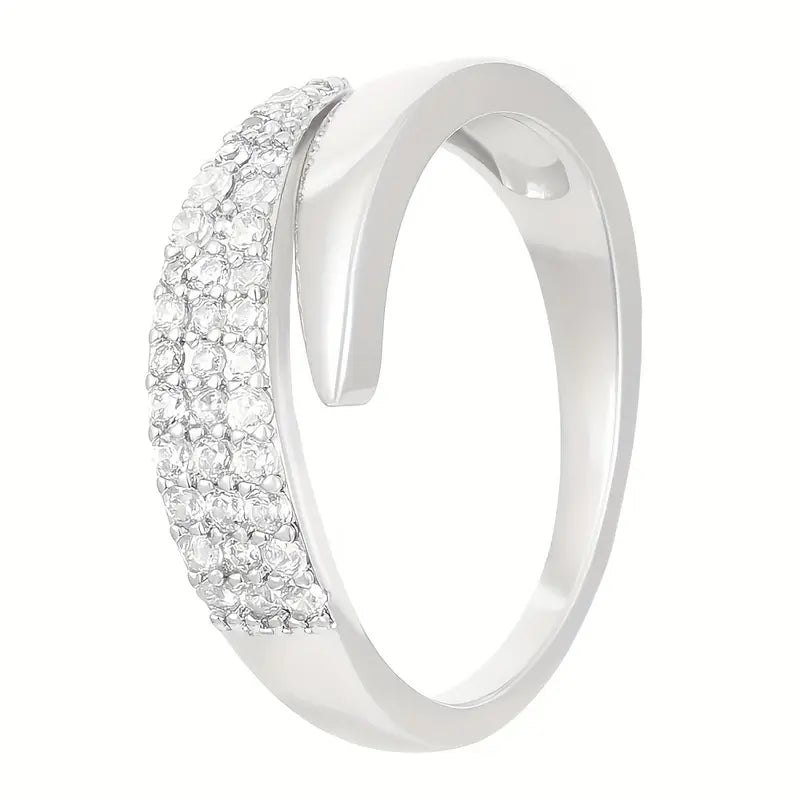 Elegant Gold Ring with Sparkling Stones
